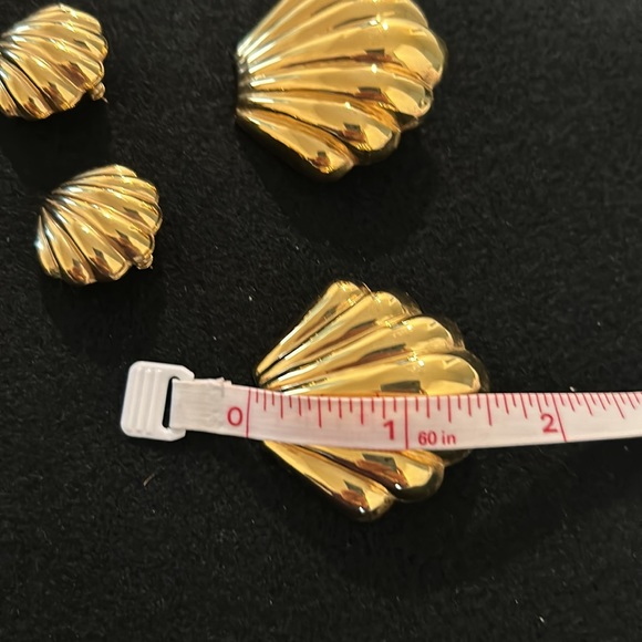 Earrings and bracelet bundle - Picture 4 of 8